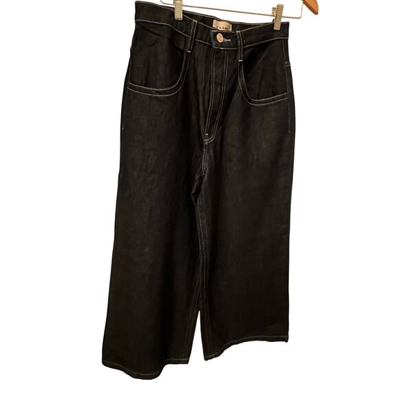 FRAME. NWT. The Skater high-rise wide-leg jeans. Womens Size 28
Dark wash. - Picture 1 of 10